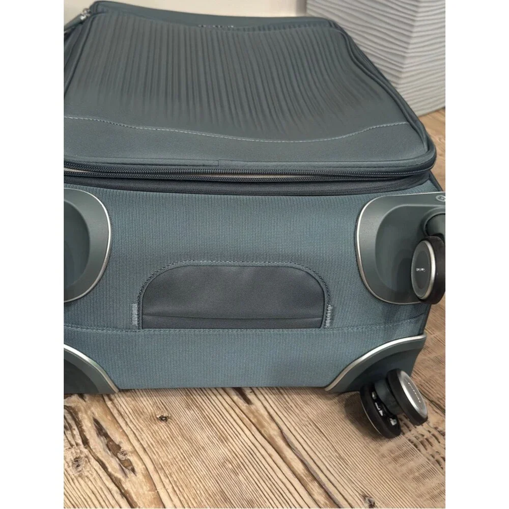 Samsonite Silhouette 18 Softside Spinner Slate Gray Carry-On Spinner suitcase